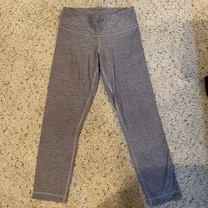 Grey cropped leggings